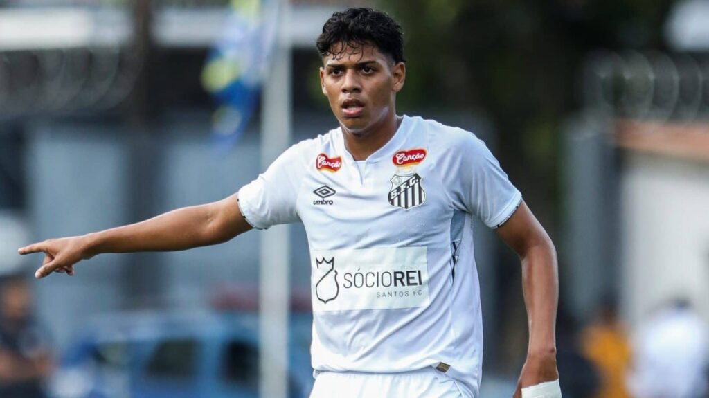Joia da Vila brilha, garante vaga e atrai olhares de Vojvoda