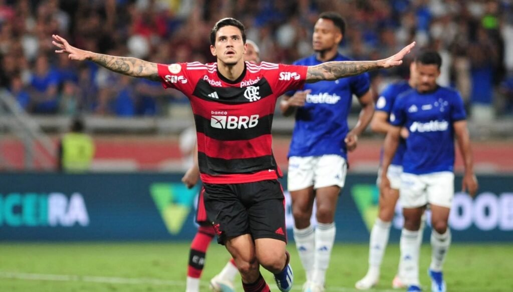 Flamengo: Cruzeiro no Maracanã, Araújo, Calendário e Críticas à CBF