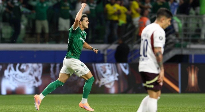 Palmeiras atropela LDU