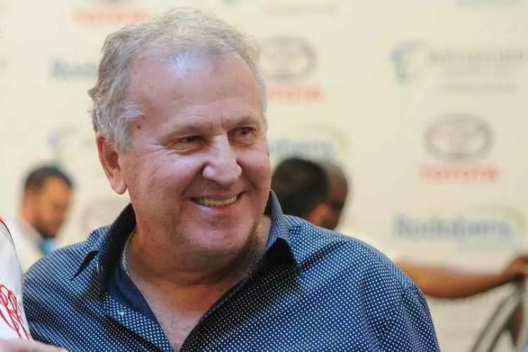 Zico Exalta Brasil