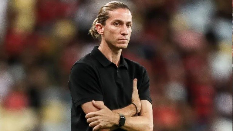 Filipe Luís avalia futuro entre Flamengo e Atlético de Madrid
