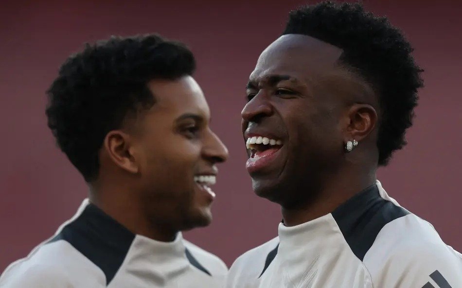 Mercado Europeu Ferve: Salah, Vini Jr., Paquetá e Negociações Bombásticas