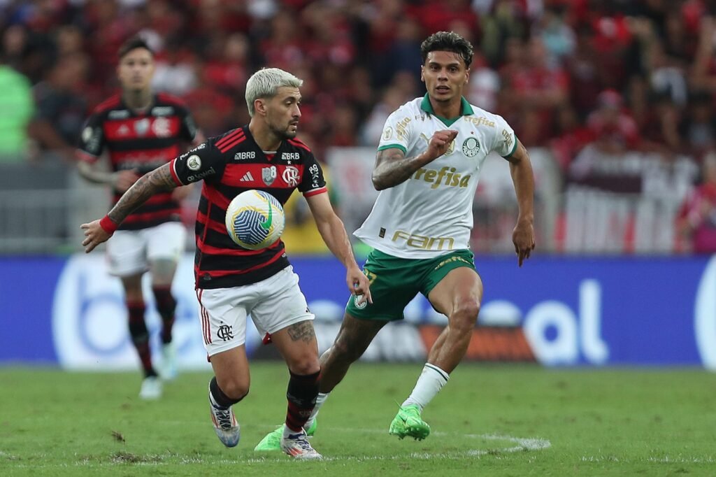 Flamengo x Palmeiras: Clássico do Brasileirão Tem Horário Alterado