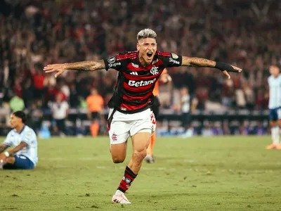 Flamengo Domina Racing e Garante Vantagem na Semifinal
