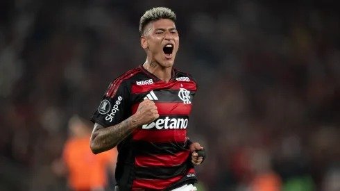 Herói da Libertadores: Carrascal brilha e recebe elogios de Filipe Luís no Flamengo