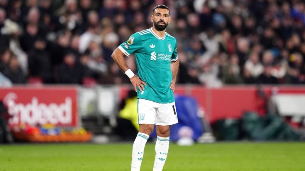 Ex-Cruzeiro marca, Liverpool afunda