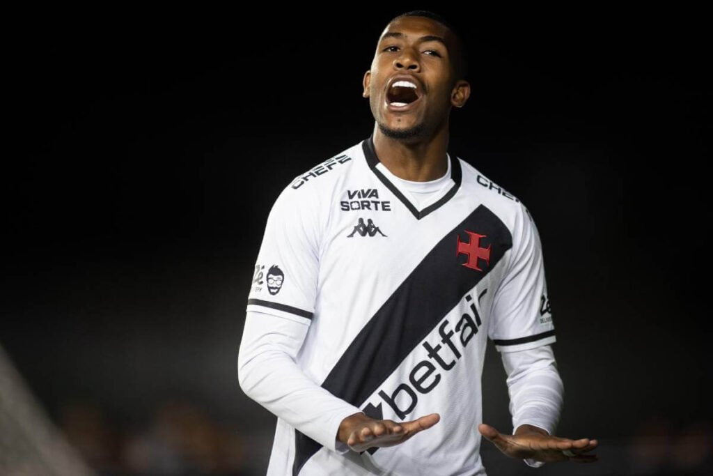 Tottenham Lidera Corrida por Rayan