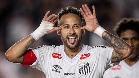 Neymar Brilha, Santos Vence