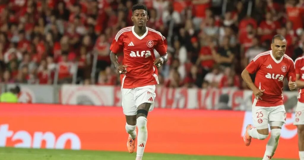 Vitão Define Futuro: Zagueiro Acerta com o Flamengo para 2026