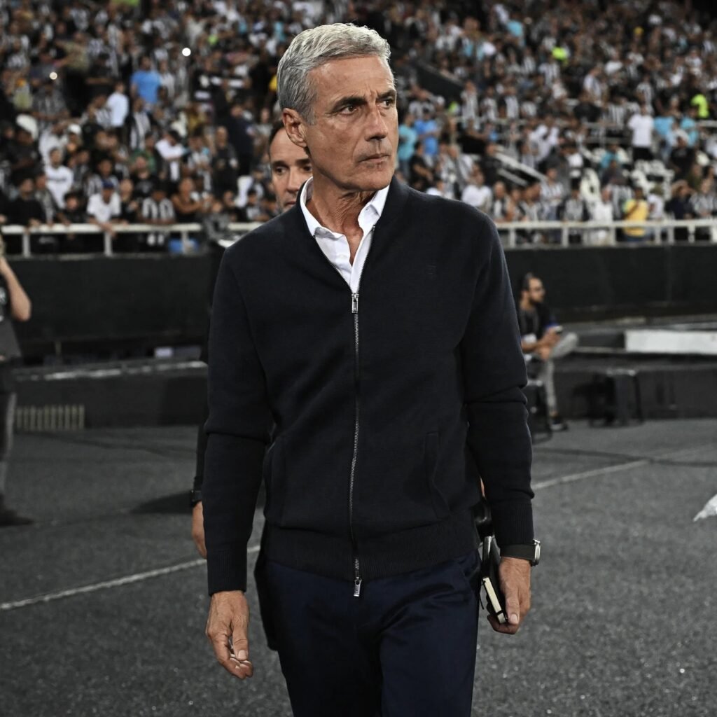 Luís Castro Acerta com Grêmio e Assume Comando Técnico