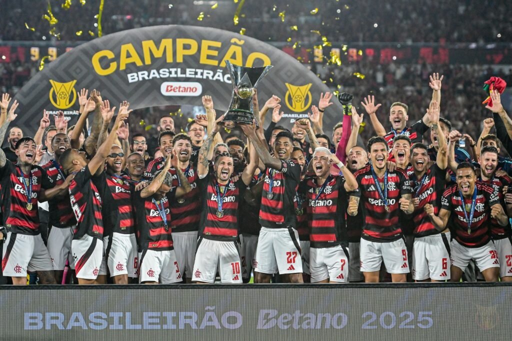 Flamengo Campeão Brasileiro 2025: Vitória sobre o Ceará no Maracanã garante o Enea